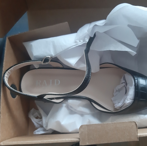 RAID Wide Fit Bonita flat shoes in black c… - Picture 5 of 12